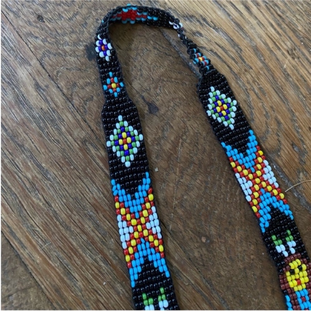 Beaded necklace - Picture 5 of 8